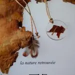 Sous la marque KAZILIK, Sylvie Cruguet signe la création et la fabrication de petit mobilier, objets de décoration, bijoux, vêtements, accessoires de mode… Pour le spectacle : Création de costumes et accessoires, peinture de décors… Pour les enfants petits et grands : création de poupées de chiffon.